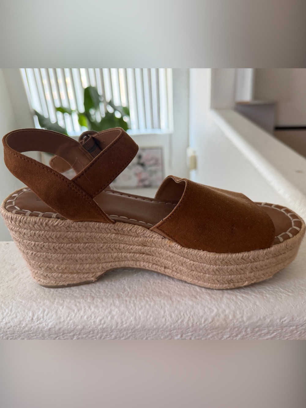 Universal Thread Brown Suede-Look Platform Espadrille Sandals